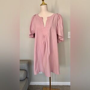 POMANDER PLACE
Deep Finley Flutter Sleeve Dress in Orchid